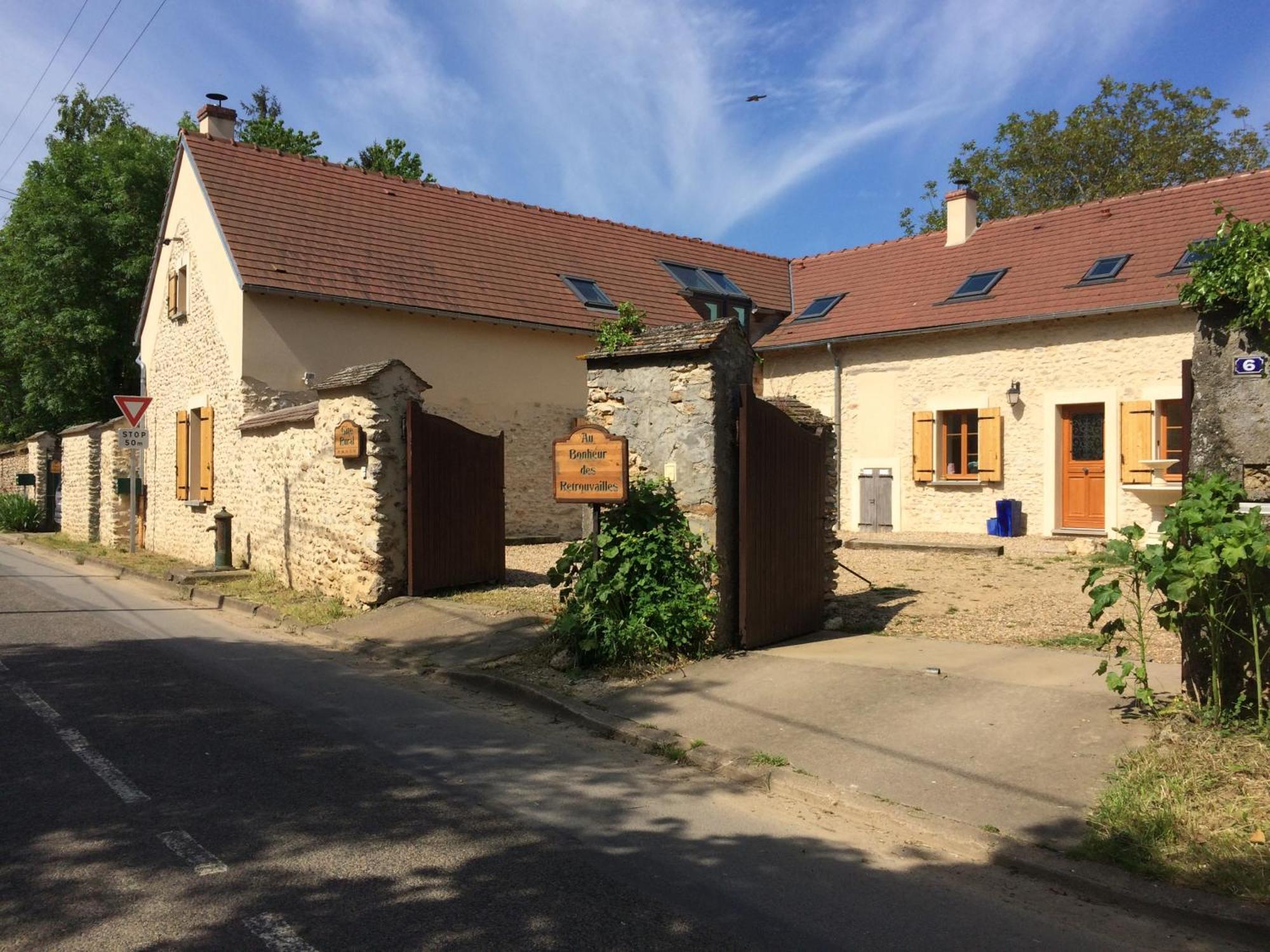 Hotel Au Bonheur Des Retrouvailles Denonville Esterno foto